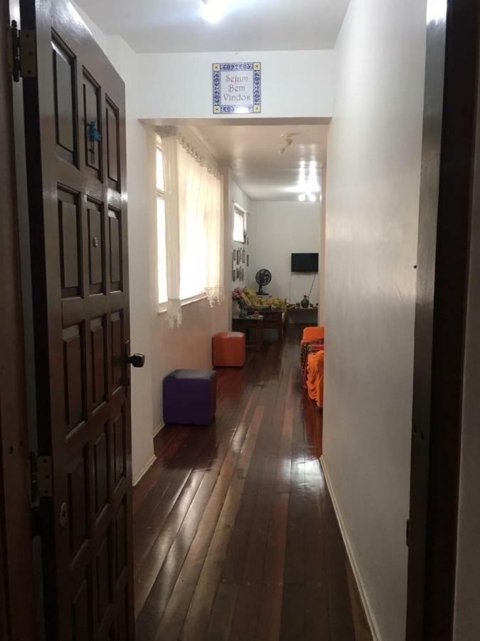 Apartamento Barra - 3 Quartos / 3 Banheiros - Amplo, Aconchegante E Artesanal *